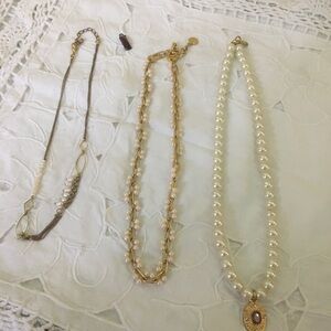 Elegant Gold and Pearl Necklace Set